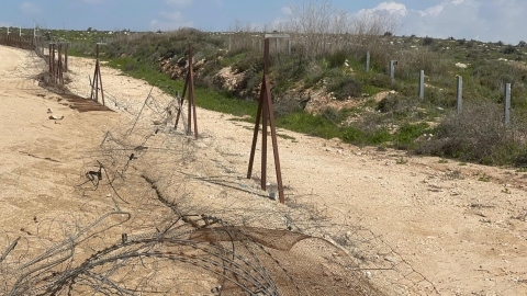 הפירצה בגדר.jpg