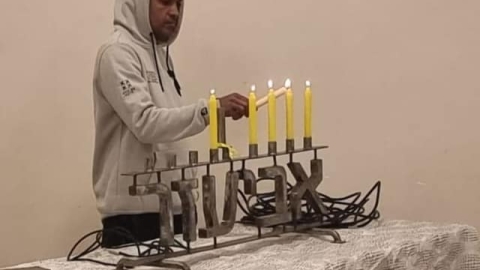 הדלקת נרות באביעזר.jpg
