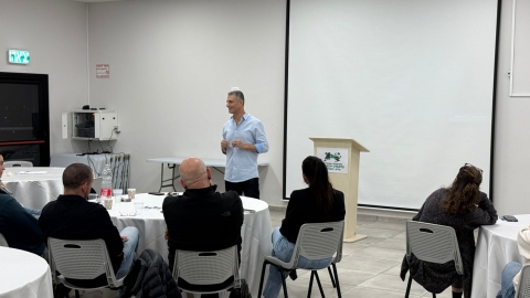 ראש המועצה אבישי כהן בפורום יושבי ראש ועדי יישובים.jpg