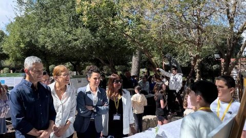 ראש_המועצה_אבישי_כהן,_סגניתו_אסנת_ורטמן_ברוכים_ואורה_מרדכי,_מנהלת_מחלקת_החינוך_היסודי_במועצה_יחד_עם_