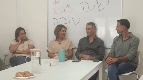 מאחורי כל מספר יש ילד , משפחה, איש חינוך וקהילה שפגשו מישהו שהיה שם עבורם (3).jpeg